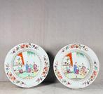 Bord (2) - Porselein - Een mooi paar borden, Antiek en Kunst
