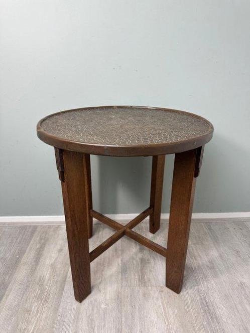 Tafel - Antieke Rooktafel met Gedecoreerd Messing Blad in, Antiek en Kunst, Kunst | Designobjecten