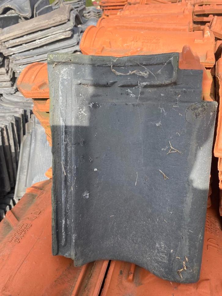 Rode, grijze,bruine, Romeinse dakpannen met nokken, zijpanne, Doe-het-zelf en Verbouw, Dakpannen en Dakbedekking, Gebruikt, Ophalen