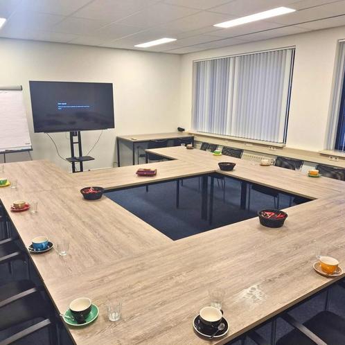 Vergaderruimte huren in Almelo? Professioneel &amp; sfeervol, Zakelijke goederen, Bedrijfs Onroerend goed, Praktijkruimte, Huur
