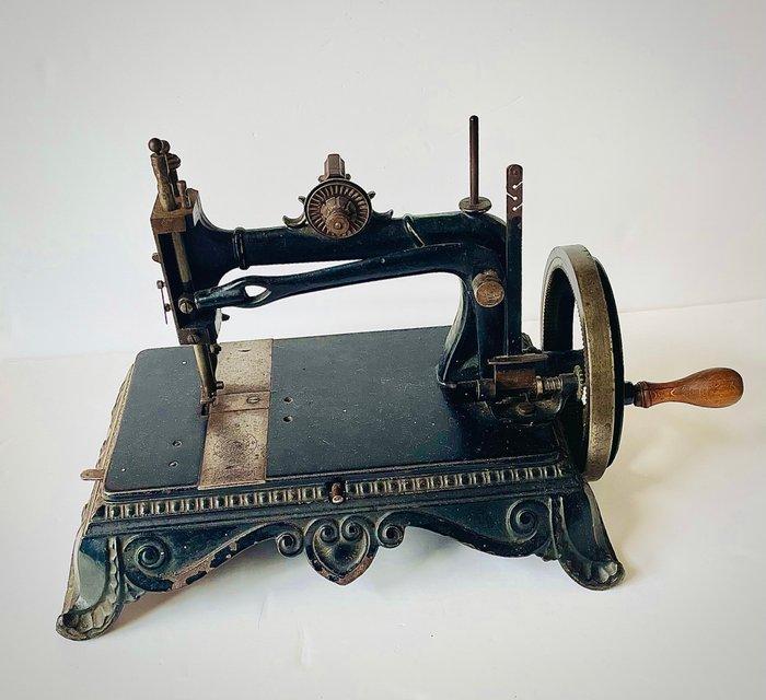 Bremer & Brückmann Naaimachine - Gietijzer - Antieke, Antiek en Kunst, Kunst | Designobjecten