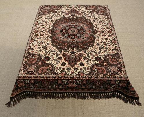 Tafelkleed Smyrna Paris 2 (99 euro karpetten, Vloerkleden), Antiek en Kunst, Antiek | Kleden en Textiel, Ophalen of Verzenden