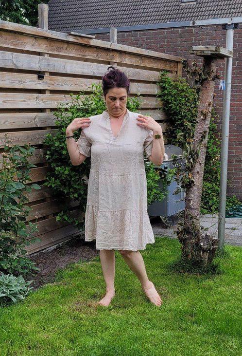 Linnen jurk in kleur BEIGE met volants knopjes en korte, Kleding | Dames, Jurken