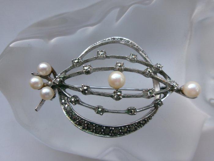 Zilver, Akoya parels & marcasites - Broche - Art Deco, Antiek en Kunst, Kunst | Designobjecten