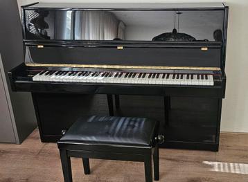 Piano zwart hoogglans beschikbaar voor biedingen