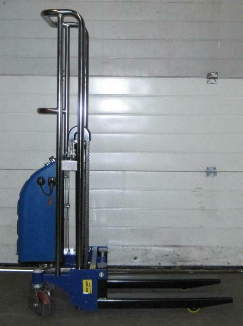 Semi elektrisch lichtgewicht / mini stapelaar 1700 mm 400 kg, Zakelijke goederen, Machines en Bouw | Heftrucks en Intern transport
