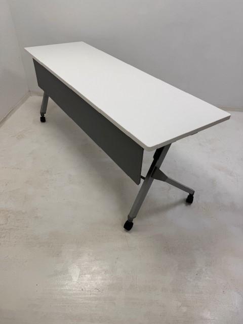 Okamura Flaptor Design Klaptafel wit, Zakelijke goederen, Kantoor en Winkelinrichting | Kantoormeubilair en Inrichting, Tafel