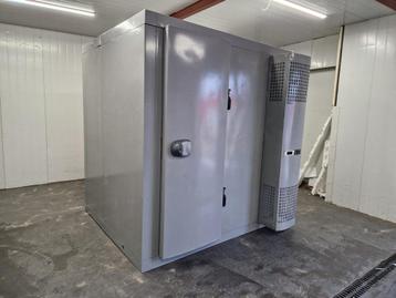 Koelcel 200 x 170 x 211 cm stekker klaar beschikbaar voor biedingen