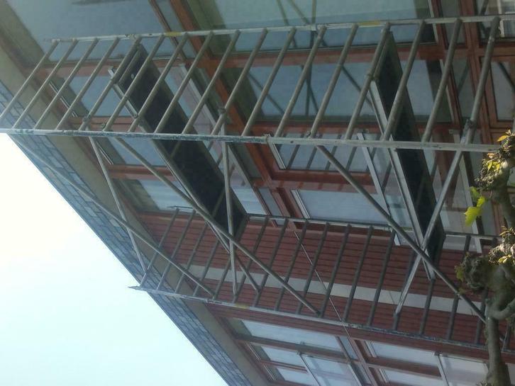 DE vak Schilder heeft weer tijd, Diensten en Vakmensen, Schilders en Behangers, Binnenschilderwerk, Buitenschilderwerk, Decoratieschilderwerk