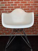 Vitra - Charles Eames, Ray Eames - Fauteuil - DAR - Plastic,
