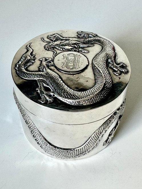 Doos - Dekseldoos - mogelijk 1e gehalte zilver - Deksldoos, Antiek en Kunst, Antiek | Goud en Zilver
