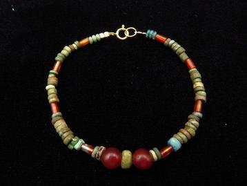 Oud-Egyptisch Armband gemaakt van oud Egyptisch glas, beschikbaar voor biedingen