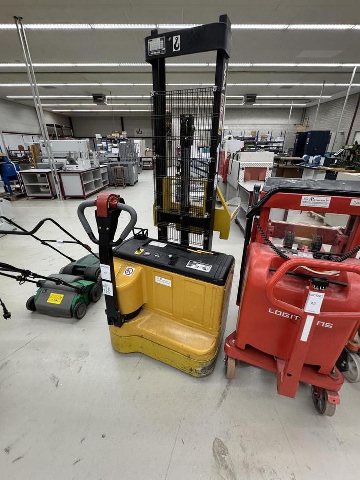 Online veiling: Yale MS10-17 Meeneemheftruck, Zakelijke goederen, Machines en Bouw | Heftrucks en Intern transport