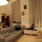 Studio met balkon en huurprijs exclusief in centrum, Huizen en Kamers, Kamers te huur, 35 tot 50 m², Overige regio's