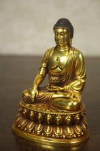 This is a bronze gilded Sakyamuni Buddha statue. - Brons -