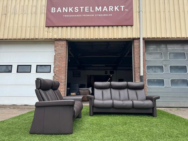 STRESSLESS Legend  bankstel bruin leer design  banken, Huis en Inrichting, Banken | Bankstellen, Rechte bank, Zo goed als nieuw