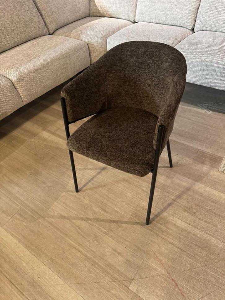 Armstoel Joyce black metal luxe stof bruin nieuw model per 2, Huis en Inrichting, Stoelen, Eén, Bruin, Nieuw, Stof, Ophalen