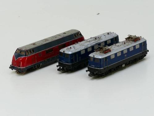 Schaal H0 Märklin 3021 Diesellocomotief V200 en 2 stuks M.., Hobby en Vrije tijd, Modeltreinen | H0, Wisselstroom, Locomotief