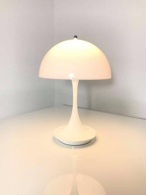 Verner Panton - Tafellamp - opaal acryl, Antiek en Kunst, Antiek | Lampen