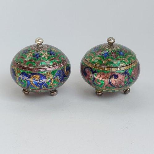 Prachtig duo van pillendoosjes in sterling zilver 925. -, Antiek en Kunst, Kunst | Niet-Westerse kunst