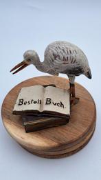 Beeldje, Ooievaar op boek - 6 cm - Brons, Antiek en Kunst, Antiek | Keramiek en Aardewerk