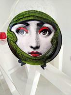 Decoratief ornament (2) - Stijl Fornasetti - Decoratieve, Antiek en Kunst, Kunst | Designobjecten