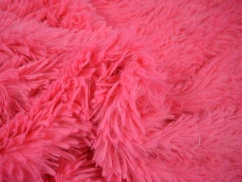 10 meter langharig bont -Fuchsia - Pluche stoffen, Hobby en Vrije tijd, Stoffen en Lappen, 120 cm of meer, 200 cm of meer, Roze