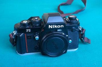 Nikon F3 + Nikkor 1,4/50mm + SB-12 + camera bag | Single beschikbaar voor biedingen