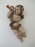 Snijwerk, Holzfigur - farbiger Engel mit Horn - Wandfigur -
