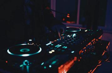Unreal x FYM Warehouse beschikbaar voor biedingen