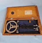 Driepunts-protractor - Serienummer: 9601 - Hout, Metaal, Antiek en Kunst