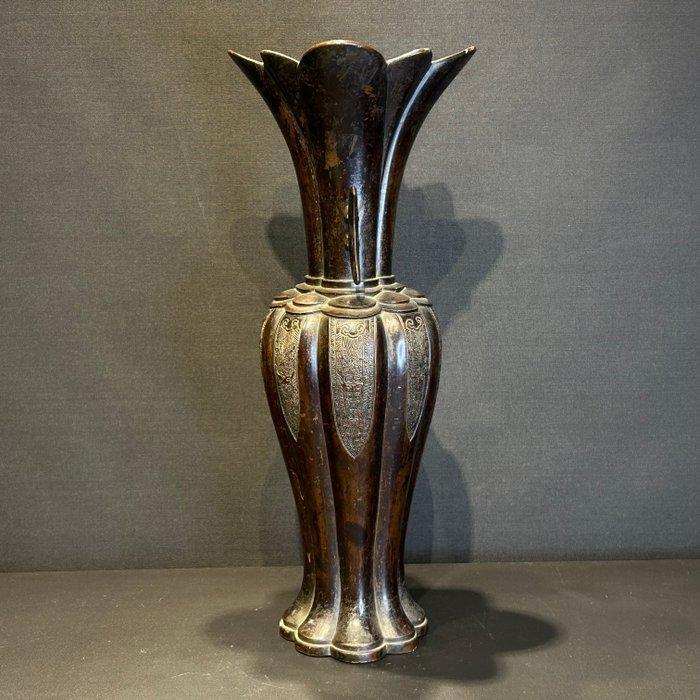 Vaas - Brons - China - Kangxi (1662-1722) - Vroeg Kangxi, Antiek en Kunst, Antiek | Overige Antiek