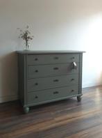 Landelijke klassieke kast, commode, dressoir, legkast