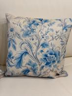 Elegante Toile de Jouy kussens bloemen lichtblauw prachtige