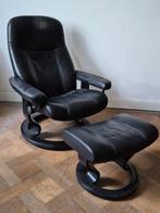 Stressless Sessel mit Hocker aus schwarzem Leder - Fauteuil, Antiek en Kunst, Antiek | Meubels | Stoelen en Banken