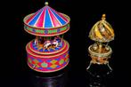 Draaimolen met speeldoos carillon carrousel blik verguld tin