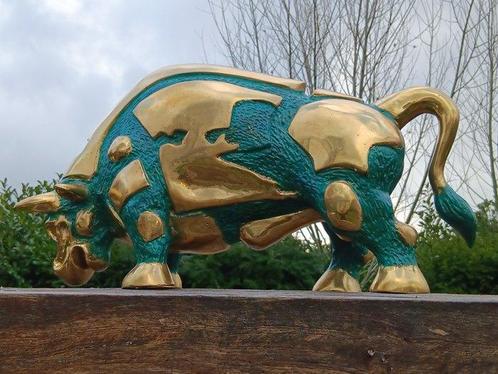 Beeld, green bull - 30 cm - Brons, Antiek en Kunst, Kunst | Designobjecten