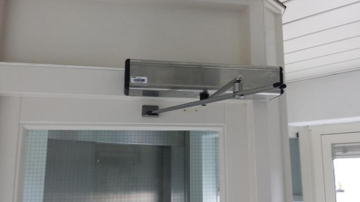 Elektrische deuropener / deurdranger / deurautomaat, Doe-het-zelf en Verbouw, Deuren en Horren, Gebruikt