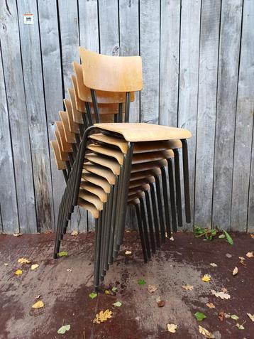 Tubax stoelen – trapeziumvormig frame – bruin onderstel beschikbaar voor biedingen