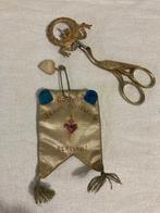 Reliekhouder (3) - Zijde, Messing - 1880-1940 - AGNUS DEI