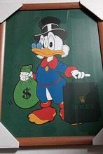 Dagobert Duck  rolex 44 cm bij 34 cm in lijst met  glas, Verzenden, Gebruikt