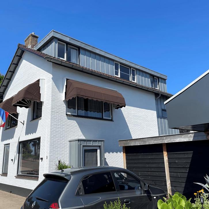 Gestoffeerde eengezinswoning met balkon en moderne..., Huizen en Kamers, Huizen te koop