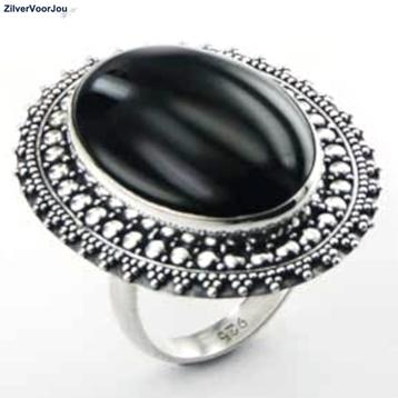 Zilveren grote cabochon zwarte agaat ring