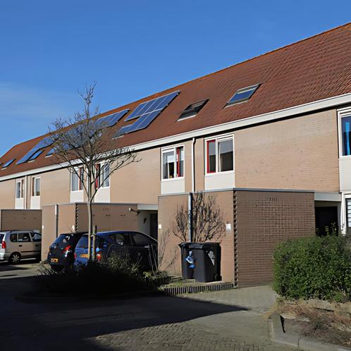 Eengezinswoning met tuin en parkeerplaats, Huizen en Kamers, Garages en Parkeerplaatsen