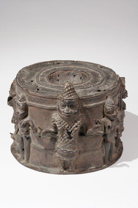Een bronzen beeld - Ikegobo - Nigeria, Antiek en Kunst, Kunst | Niet-Westerse kunst