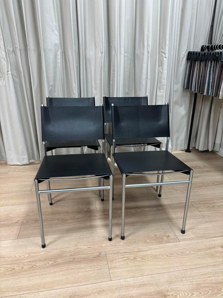 Spectrum SE06 | Refurbished | Zwart tuigleer | Set van 4, Huis en Inrichting, Stoelen, Vier, Zwart, Zo goed als nieuw, Leer, Metaal