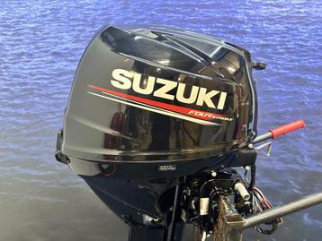 Suzuki 30 buitenboordmotor 6 stuks jong gebruikt op voorraad beschikbaar voor biedingen