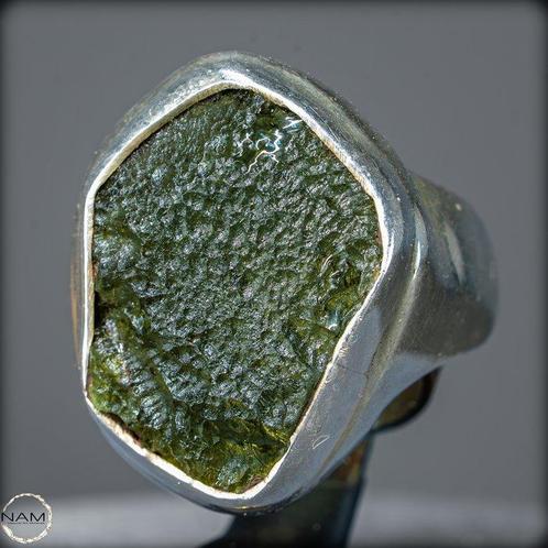 Zeldzame natuurlijke transparante Moldaviet ring 66,3ct, in, Verzamelen, Mineralen en Fossielen