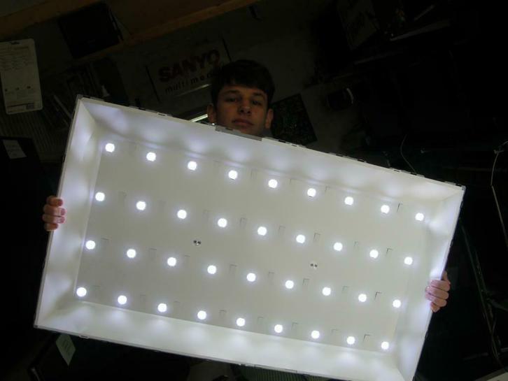 Geen beeld op uw led-tv?  TV-Shop Tycho lost het op, Audio, Tv en Foto, Televisies, Gebruikt, Philips, 100 cm of meer, Ophalen