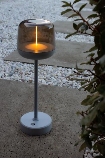 Tafellamp LED dimbaar met USB kabel beschikbaar voor biedingen